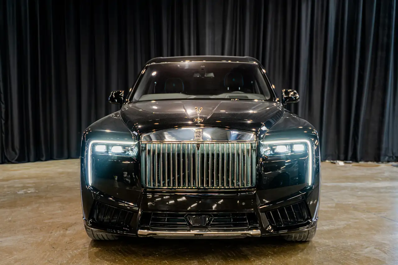 Rolls-Royce Cullinan снимка Rolls-Royce Cullinan