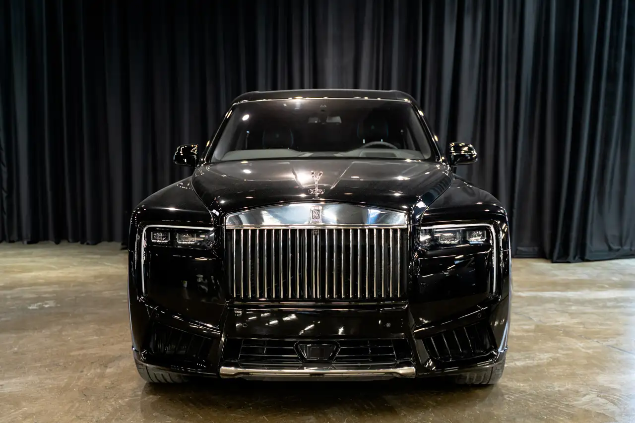 Rolls-Royce Cullinan снимка Rolls-Royce Cullinan