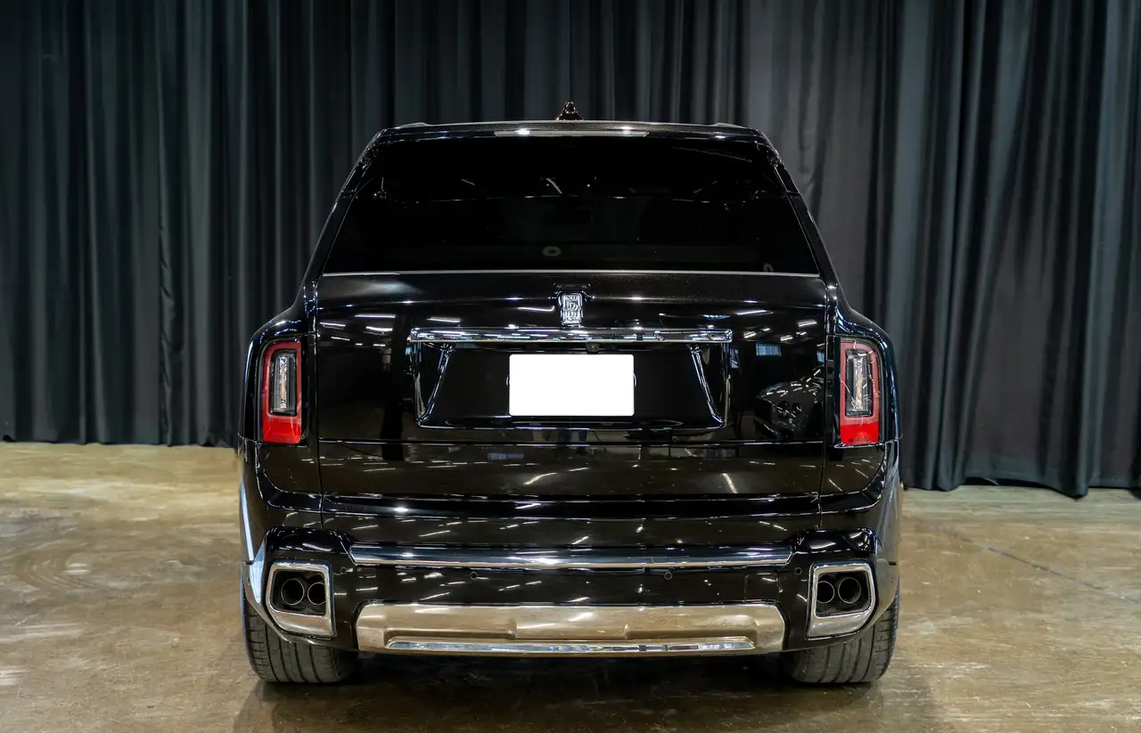 Rolls-Royce Cullinan снимка Rolls-Royce Cullinan