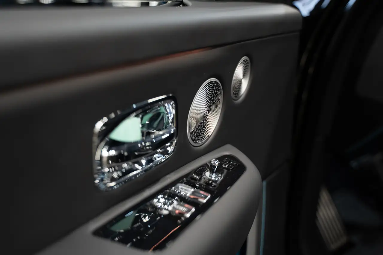 Rolls-Royce Cullinan снимка Rolls-Royce Cullinan