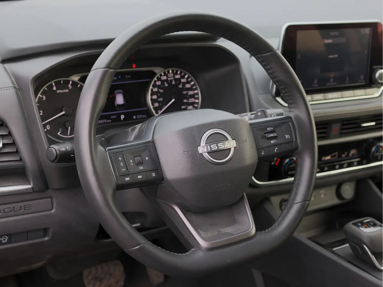 Nissan Rogue fotografie Nissan Rogue