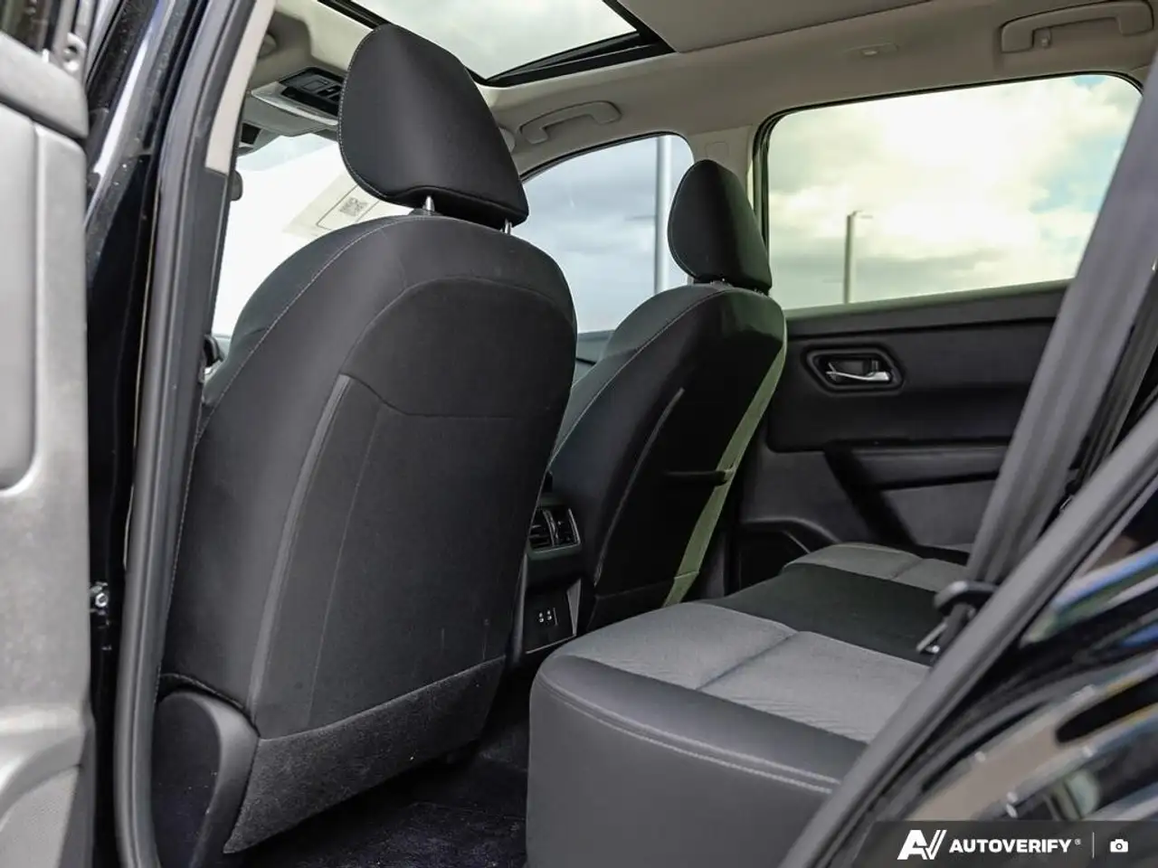 Nissan Rogue fotografie Nissan Rogue
