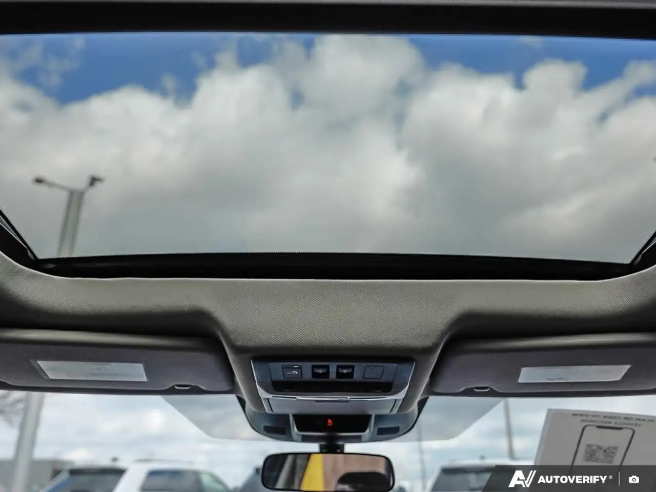Nissan Rogue fotografie Nissan Rogue