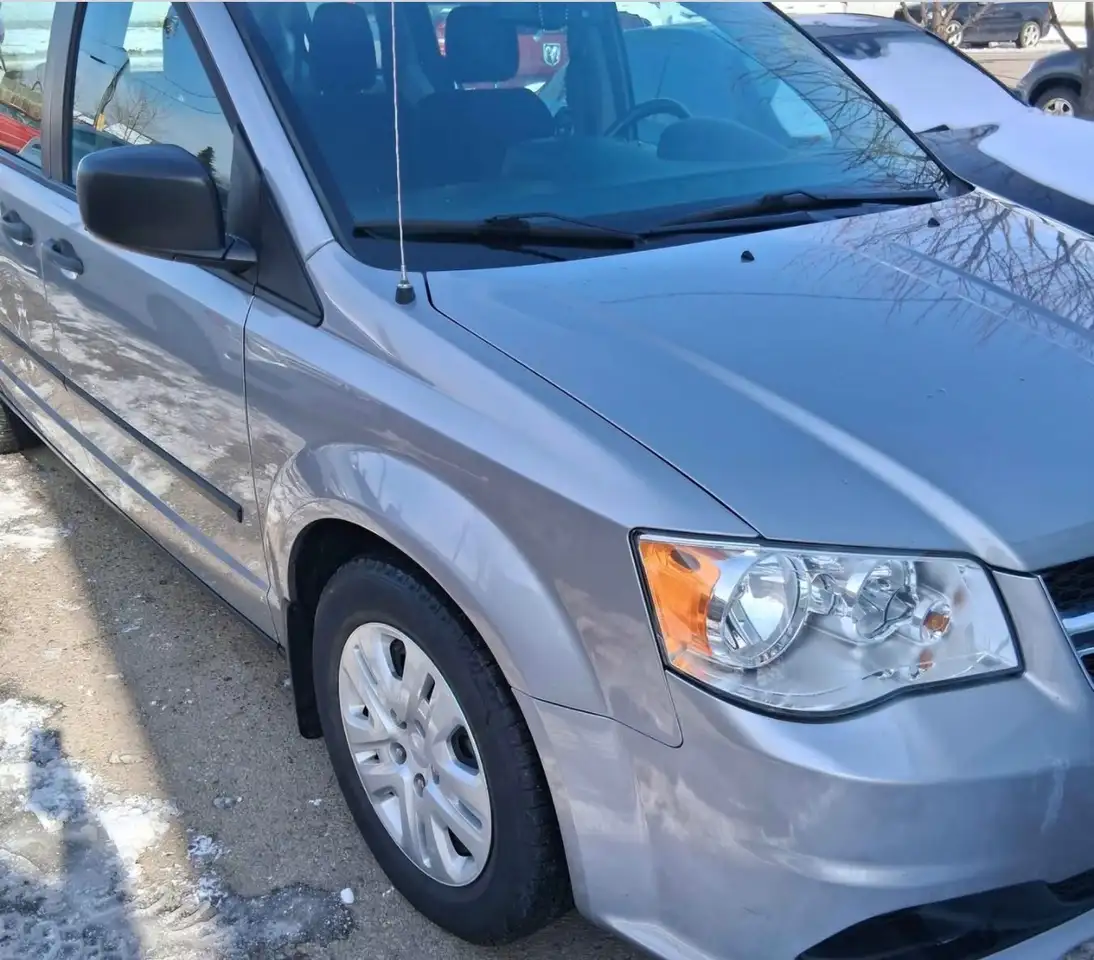 Dodge Grand Caravan снимка Dodge Grand Caravan