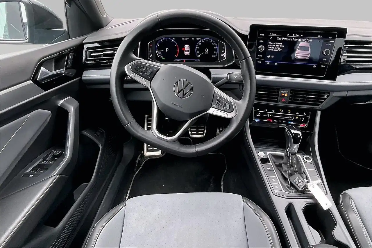 Volkswagen Jetta снимка Volkswagen Jetta