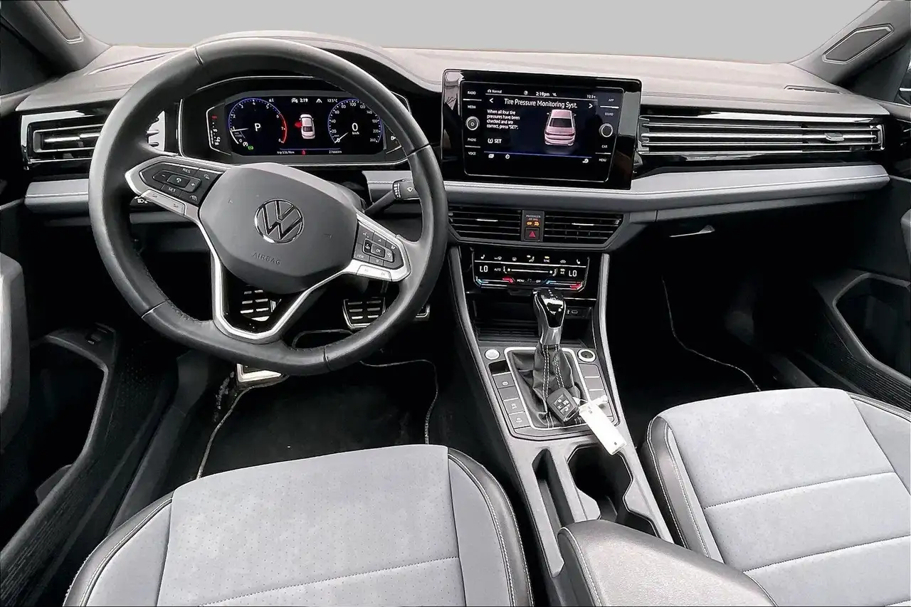 Volkswagen Jetta снимка Volkswagen Jetta