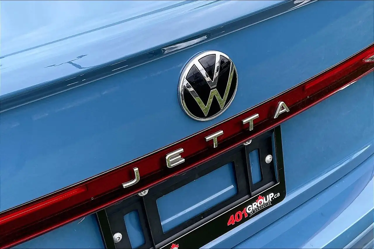 Volkswagen Jetta снимка Volkswagen Jetta