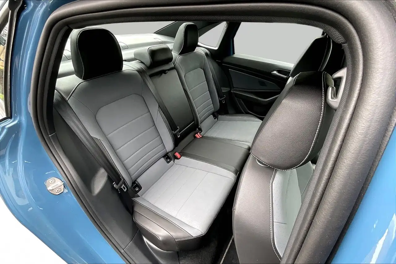 Volkswagen Jetta снимка Volkswagen Jetta
