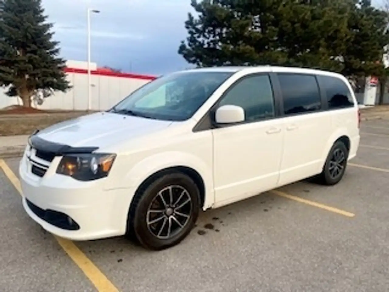 Dodge Grand Caravan photo Dodge Grand Caravan