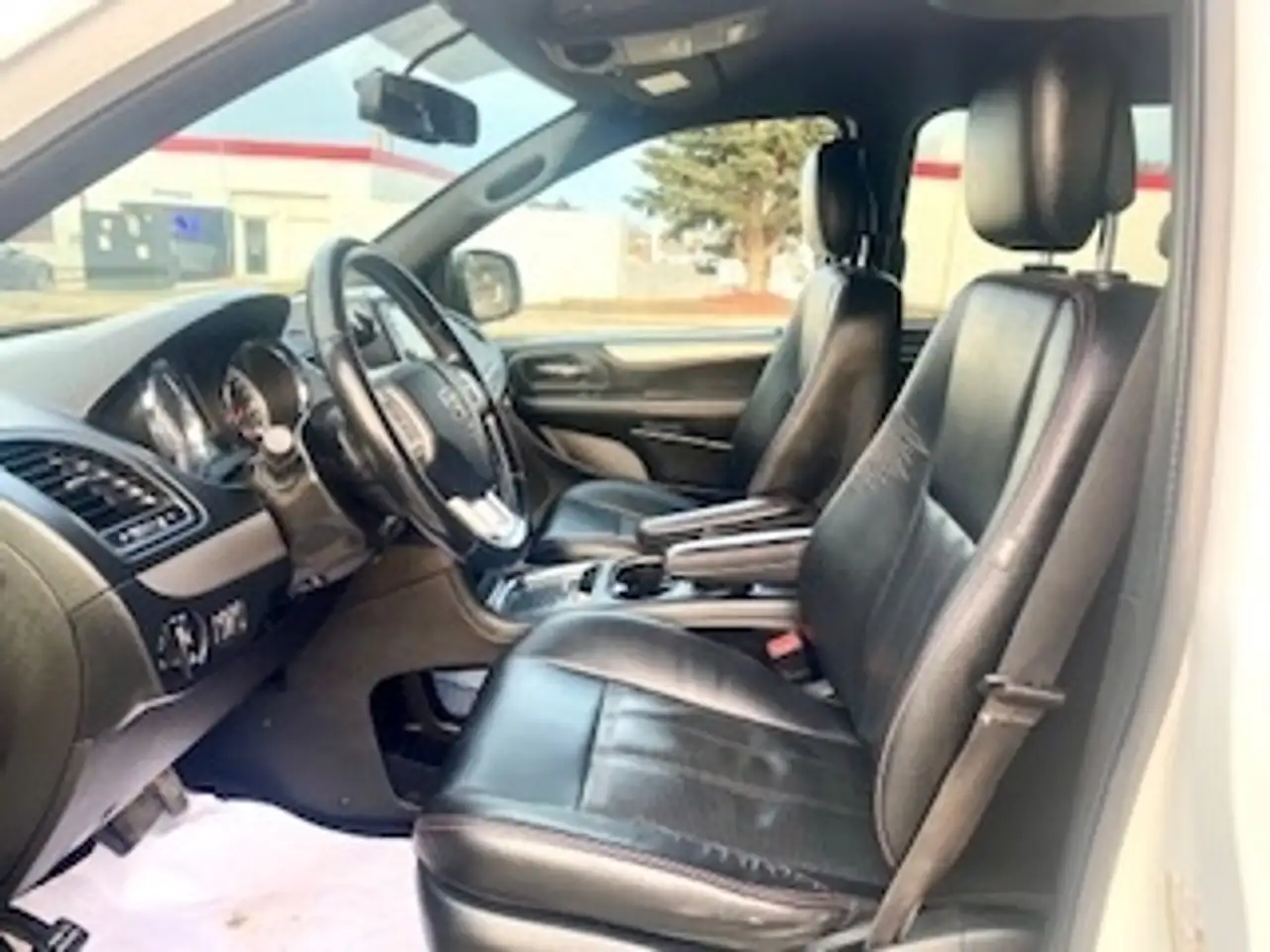 Dodge Grand Caravan photo Dodge Grand Caravan