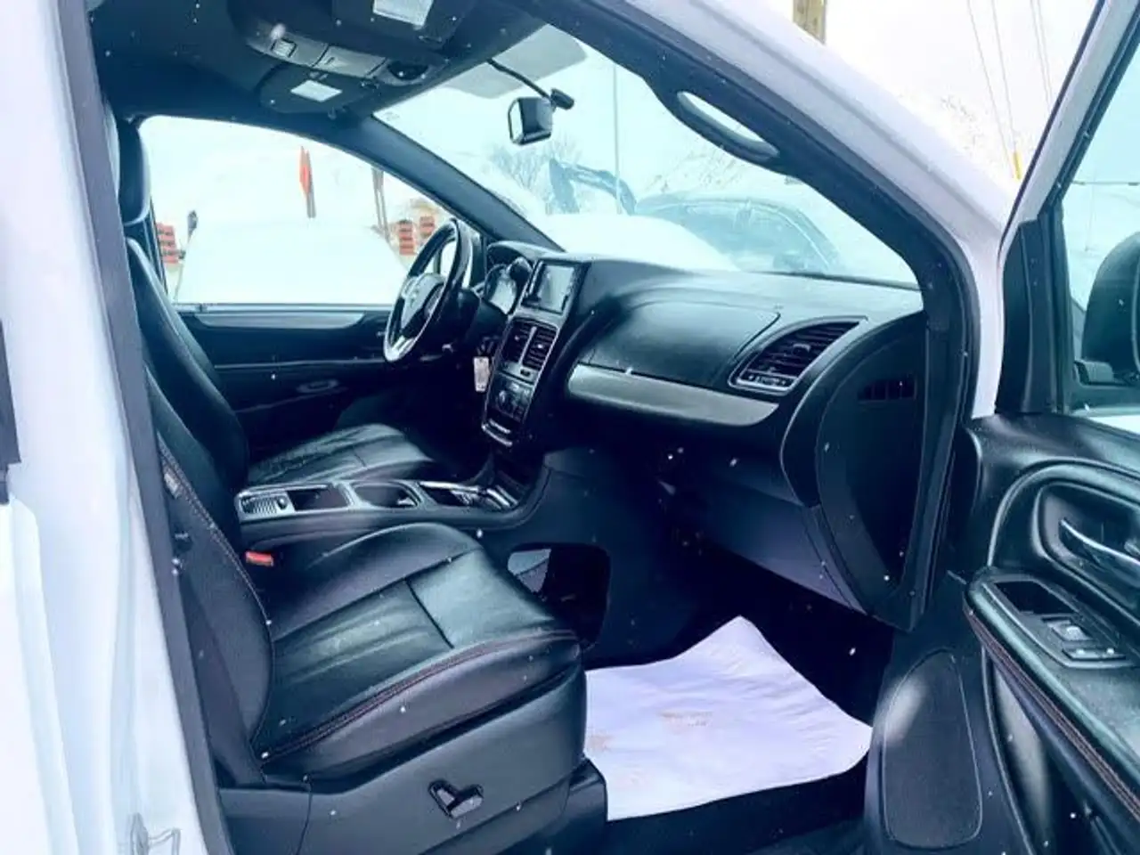 Dodge Grand Caravan photo Dodge Grand Caravan