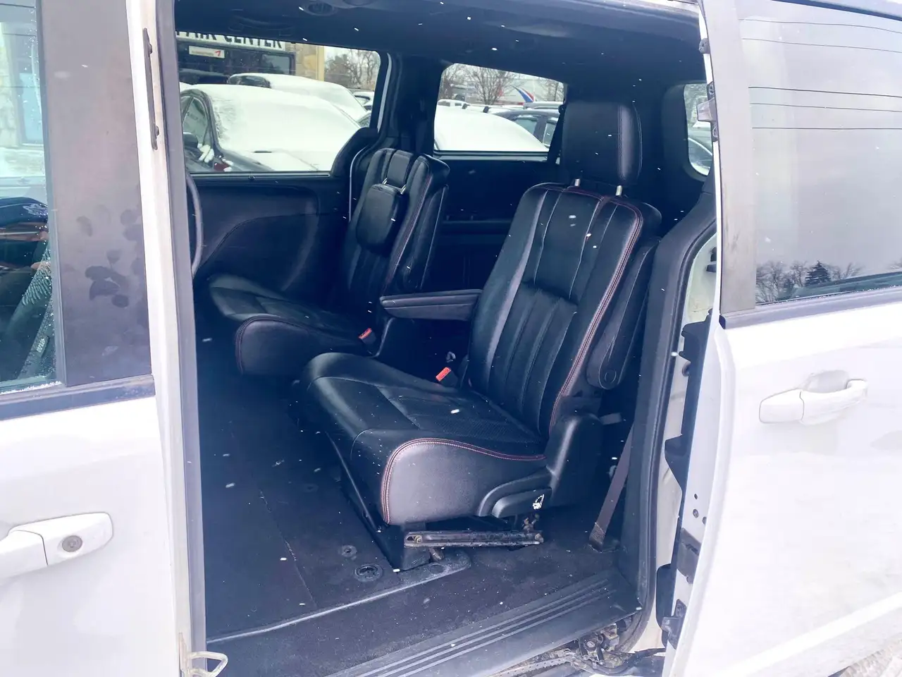 Dodge Grand Caravan photo Dodge Grand Caravan