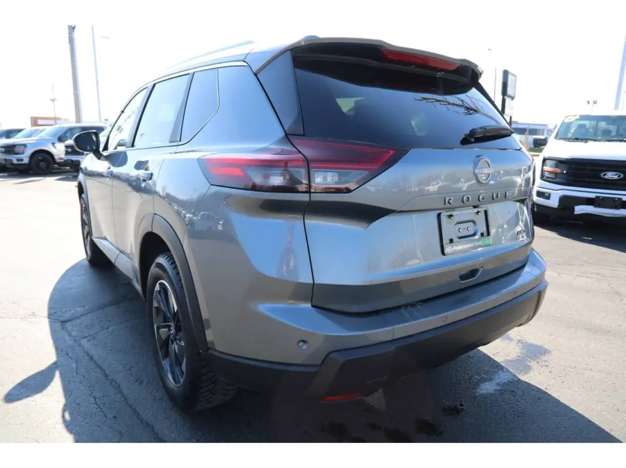 Nissan Rogue снимка Nissan Rogue