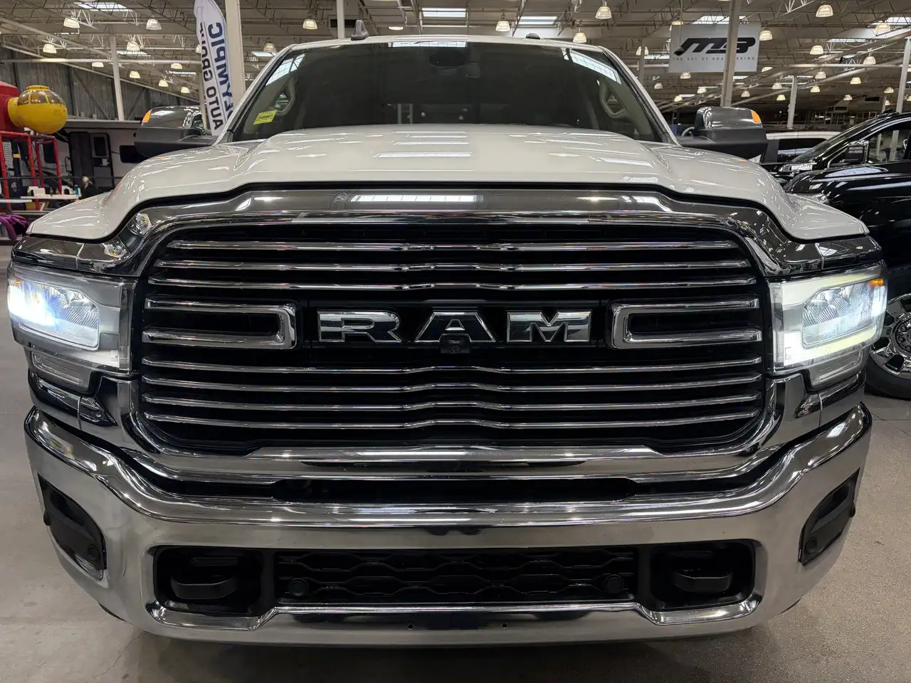 RAM 2500 снимка RAM 2500