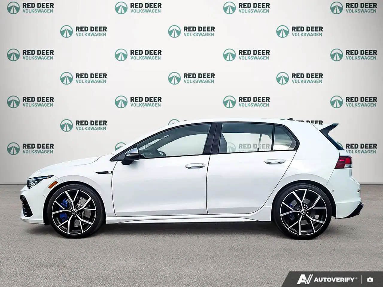 Volkswagen Golf R photo Volkswagen Golf R