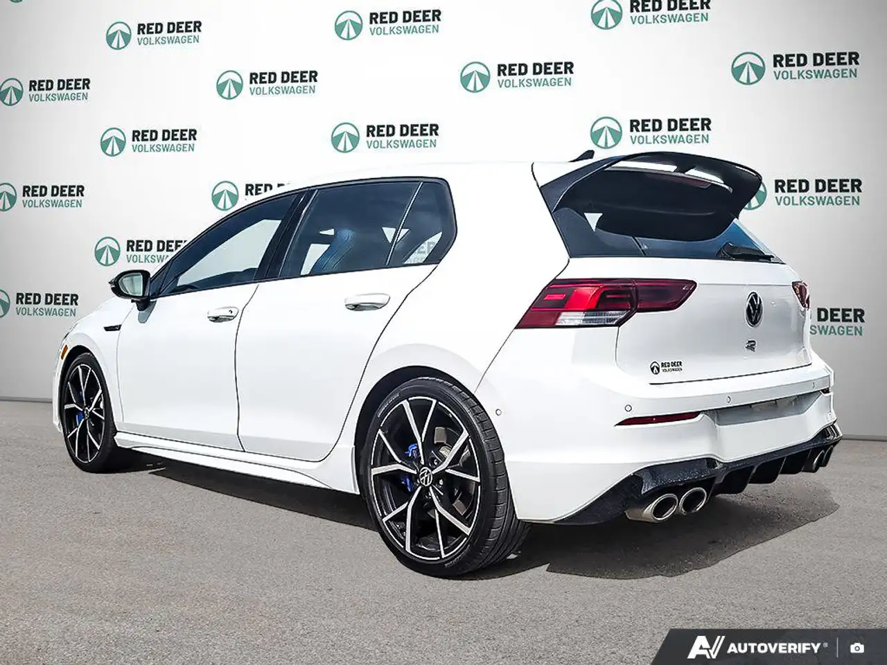 Volkswagen Golf R photo Volkswagen Golf R