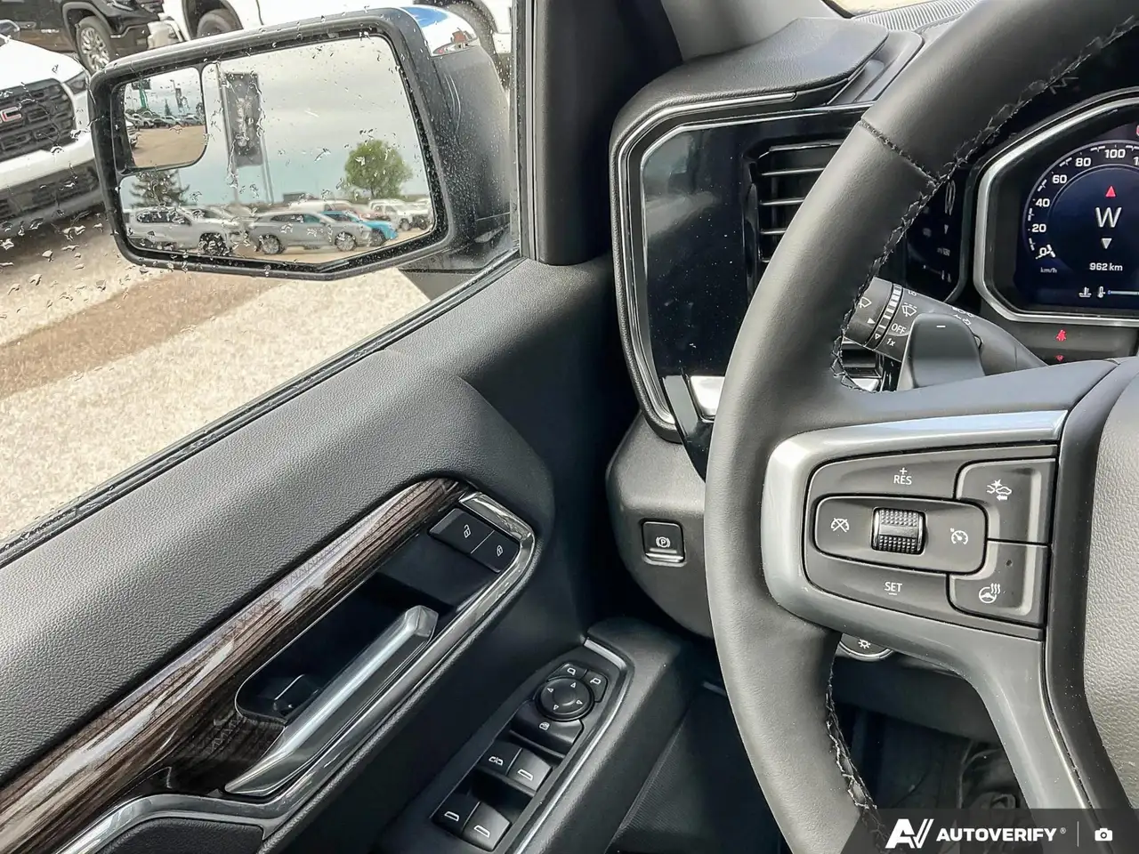 Chevrolet Silverado 1500 photo Chevrolet Silverado 1500