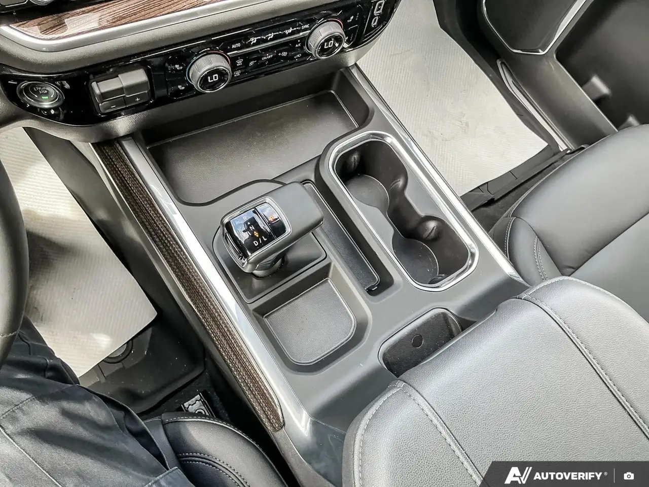 Chevrolet Silverado 1500 photo Chevrolet Silverado 1500