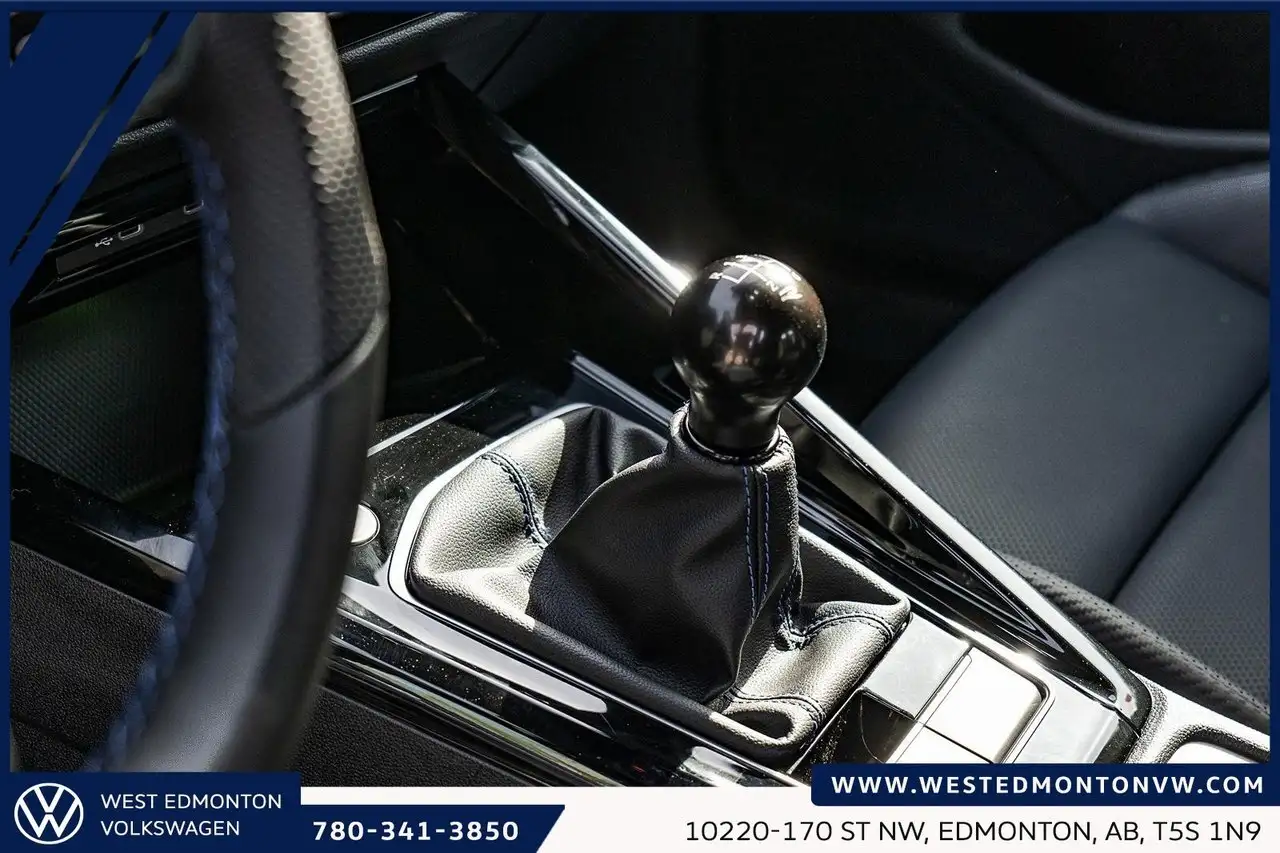 Volkswagen Golf R снимка Volkswagen Golf R