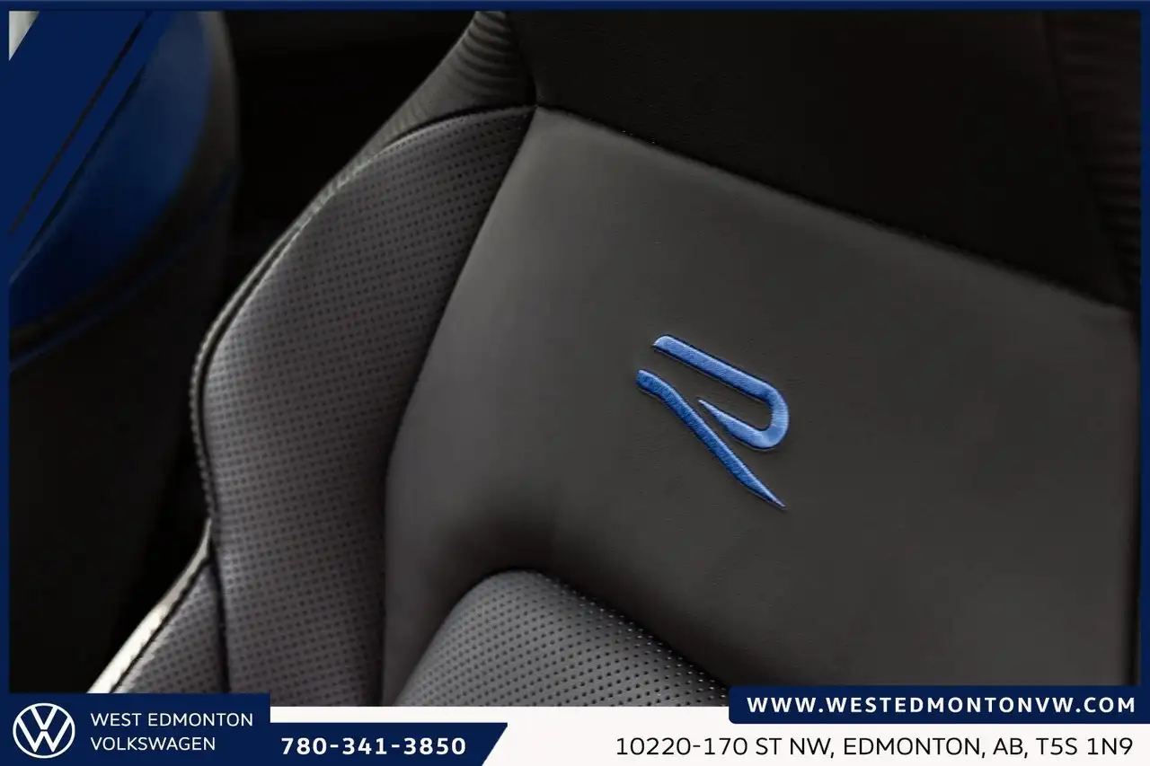 Volkswagen Golf R снимка Volkswagen Golf R