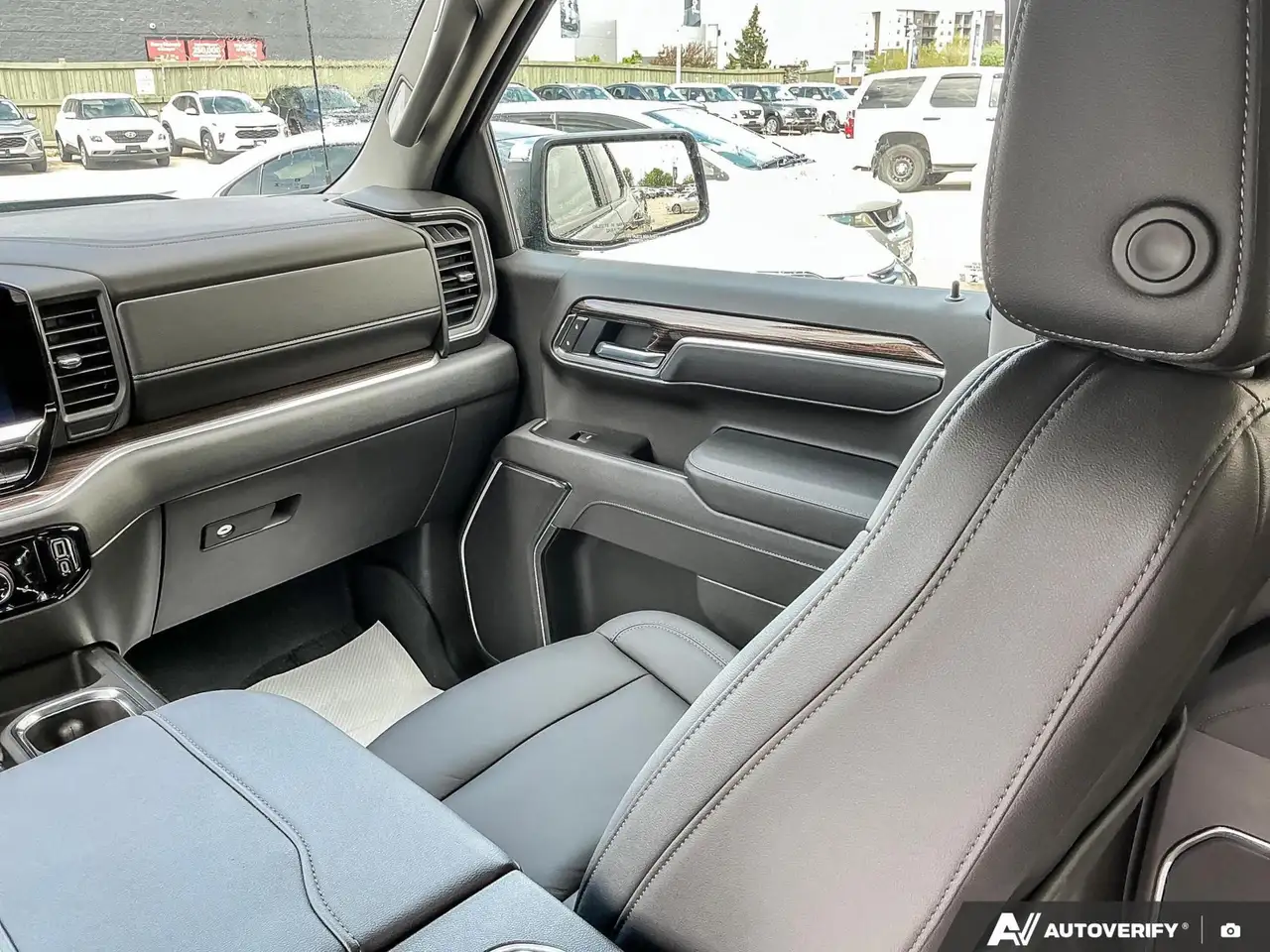 Chevrolet Silverado 1500 photo Chevrolet Silverado 1500