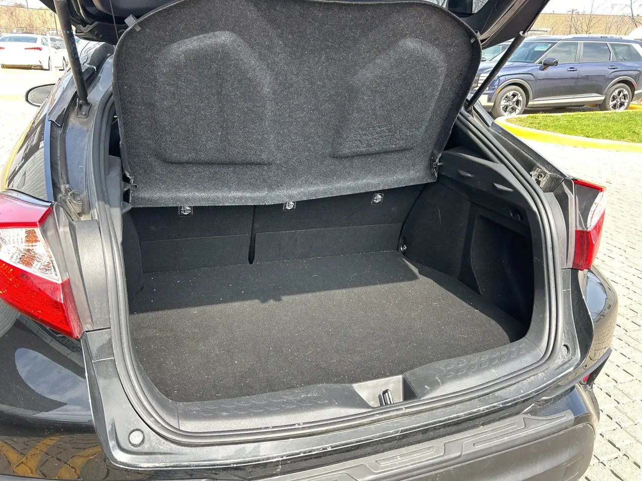 Toyota C-HR снимка Toyota C-HR