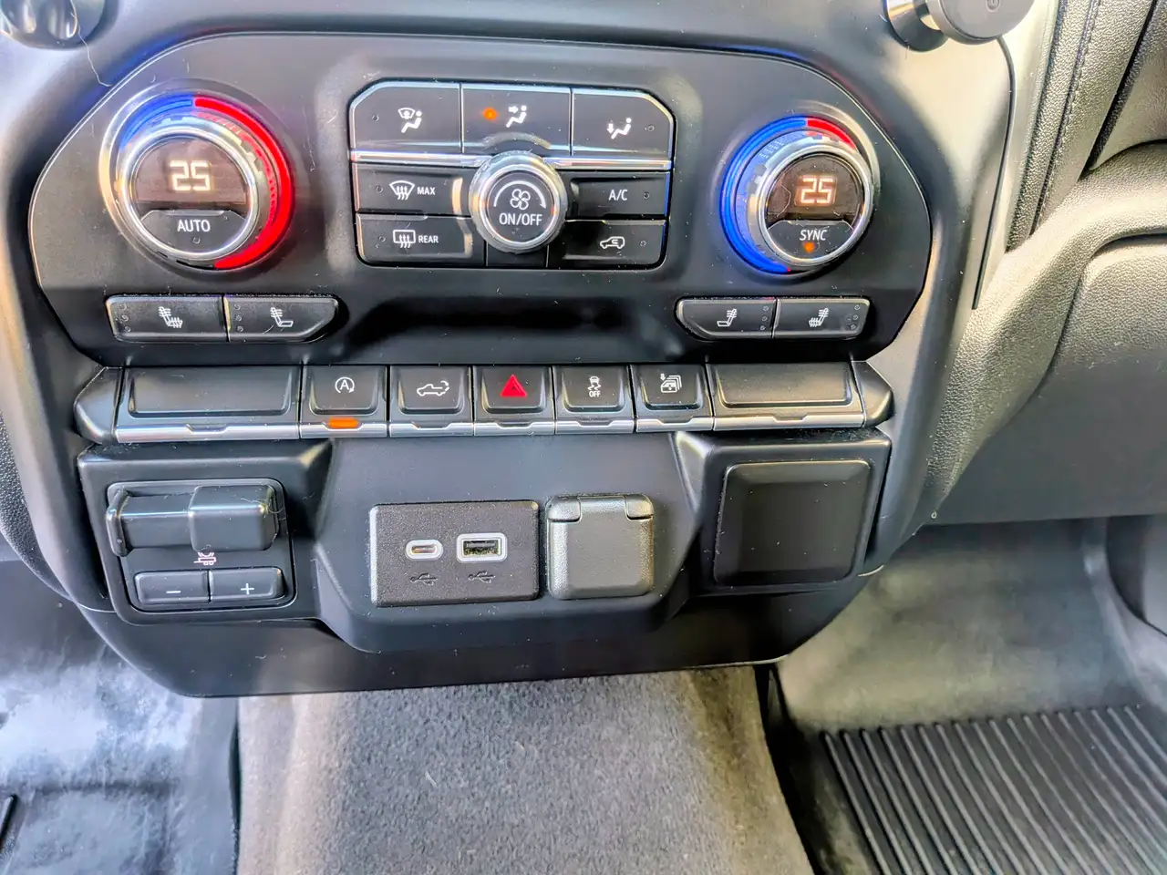 Chevrolet Silverado 1500 снимка Chevrolet Silverado 1500