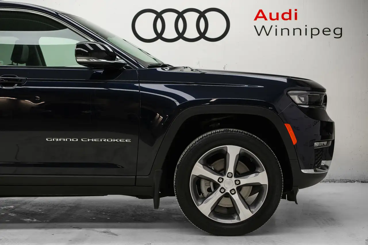 Jeep Grand Cherokee снимка Jeep Grand Cherokee