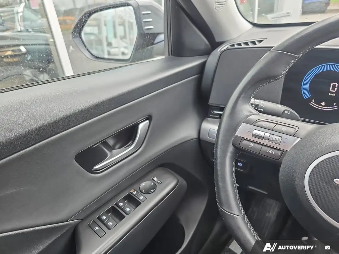 Hyundai KONA снимка Hyundai KONA