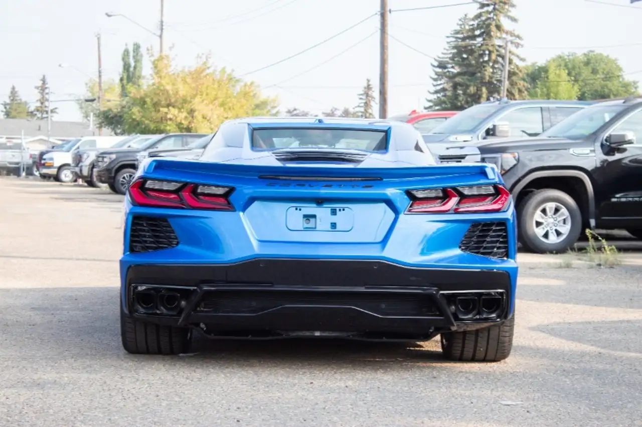 Chevrolet Corvette снимка Chevrolet Corvette