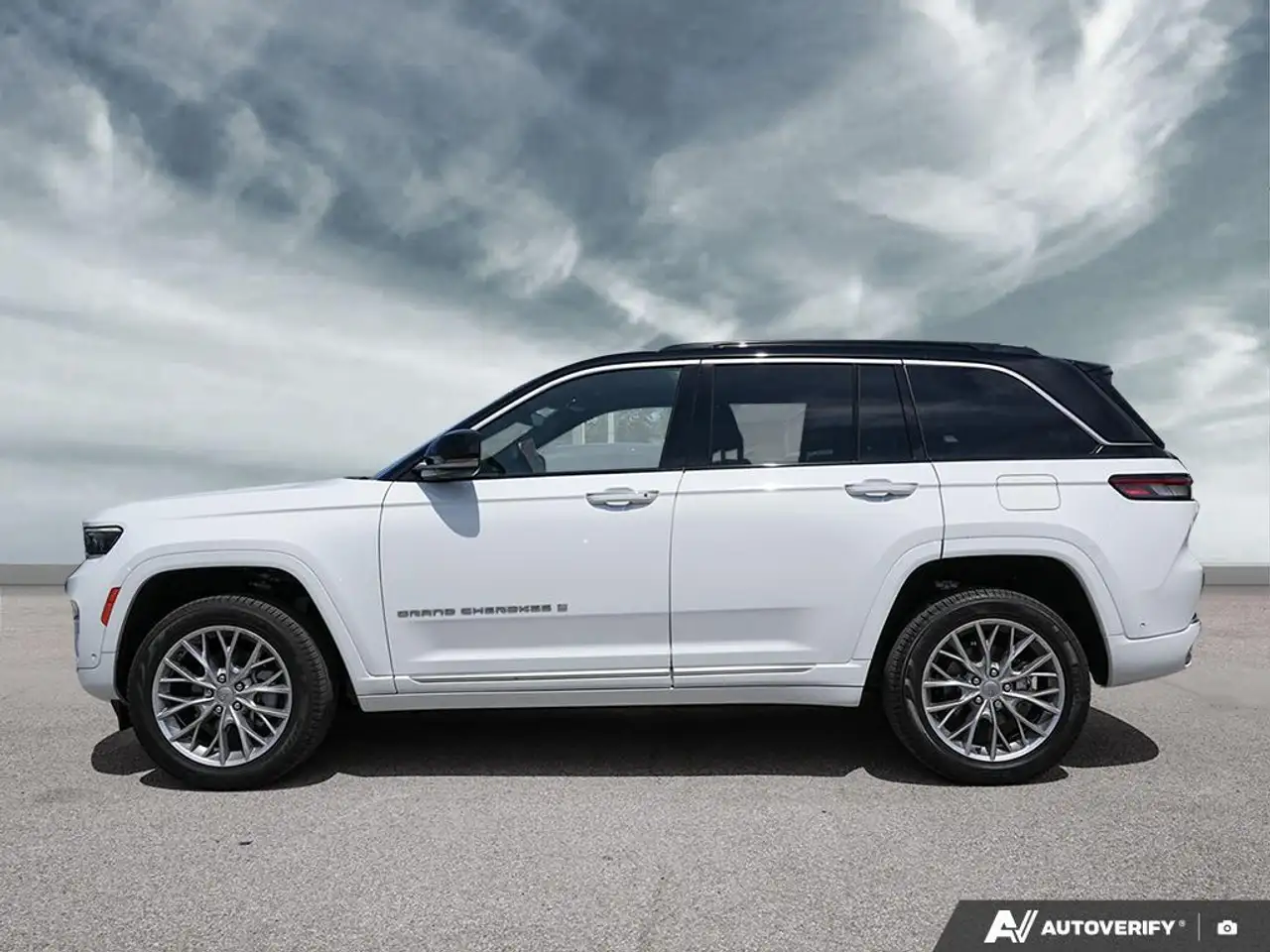 Jeep Grand Cherokee снимка Jeep Grand Cherokee