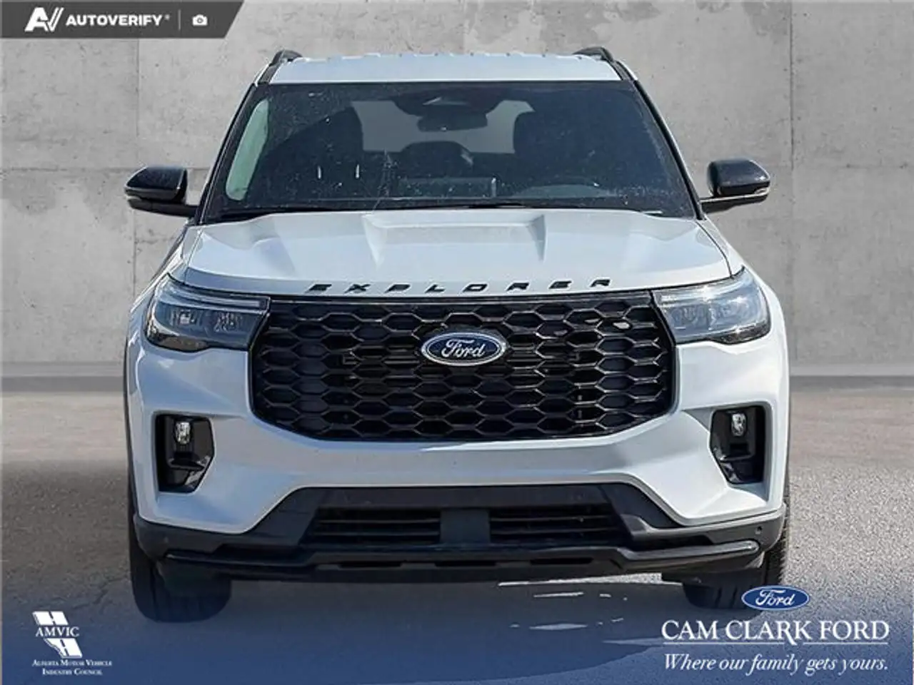 Ford Explorer снимка Ford Explorer
