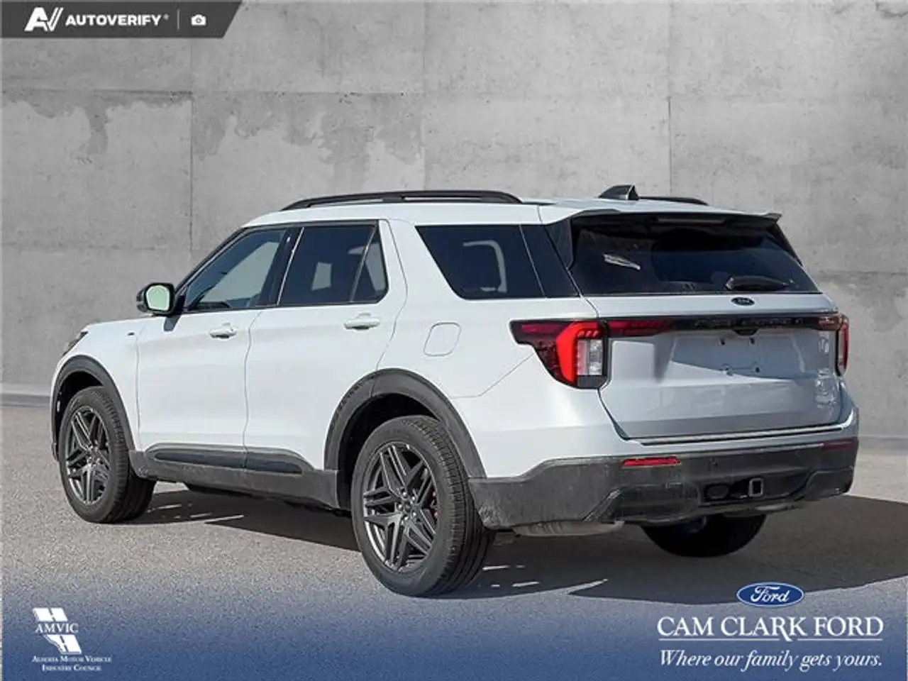 Ford Explorer снимка Ford Explorer