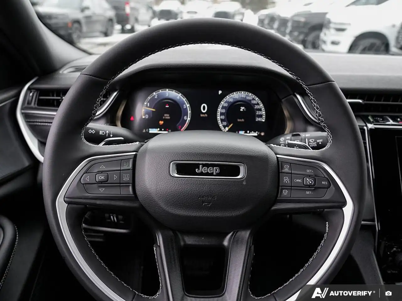 Jeep Grand Cherokee снимка Jeep Grand Cherokee