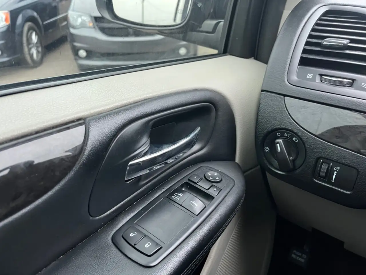 Dodge Grand Caravan fotografie Dodge Grand Caravan