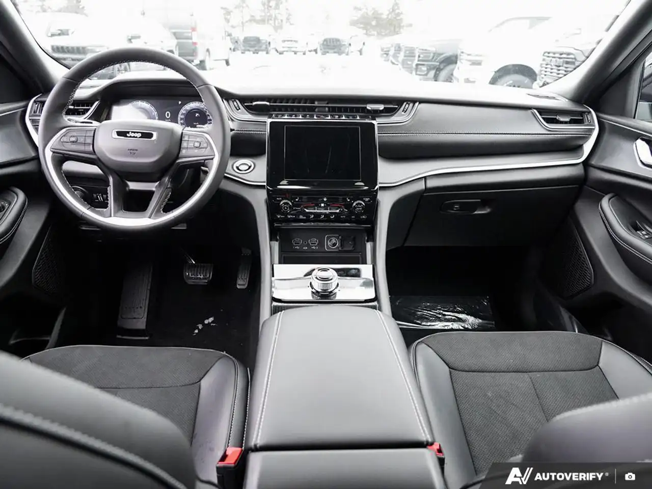 Jeep Grand Cherokee снимка Jeep Grand Cherokee