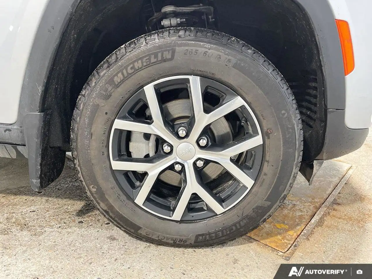 Jeep Grand Cherokee снимка Jeep Grand Cherokee