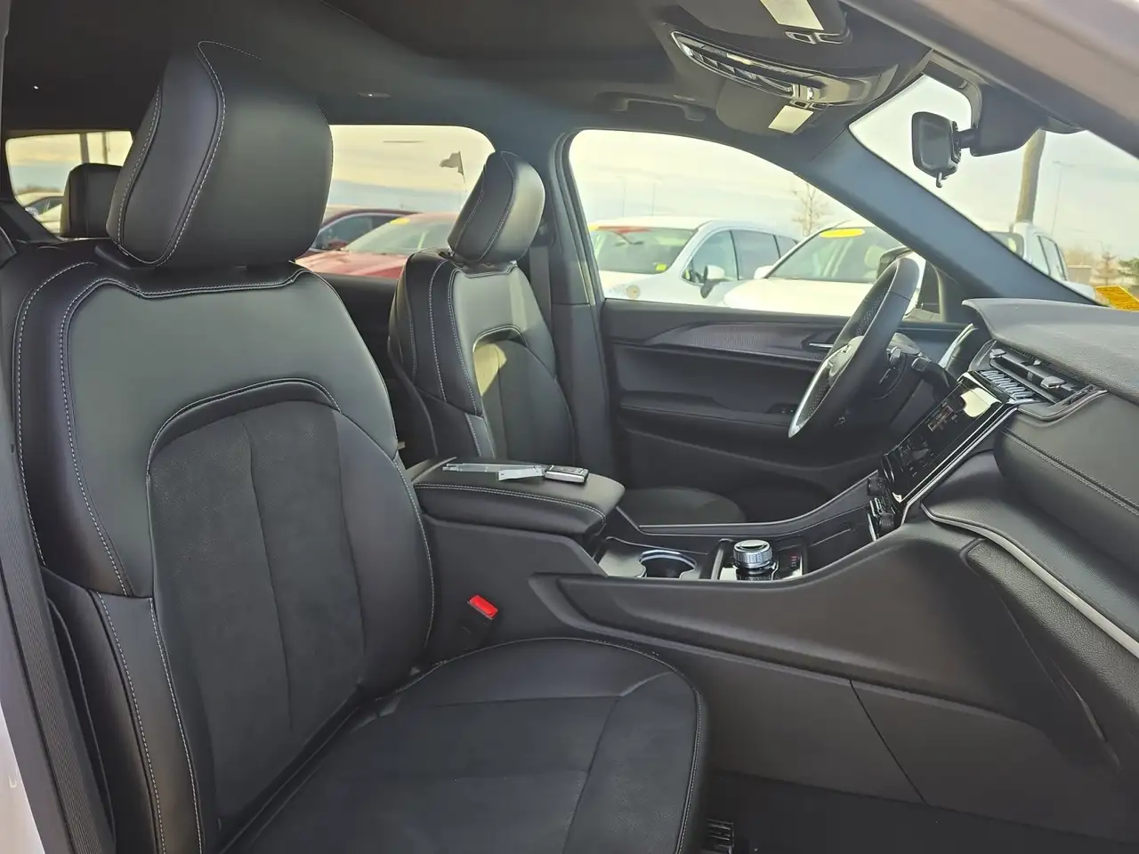 Jeep Grand Cherokee снимка Jeep Grand Cherokee