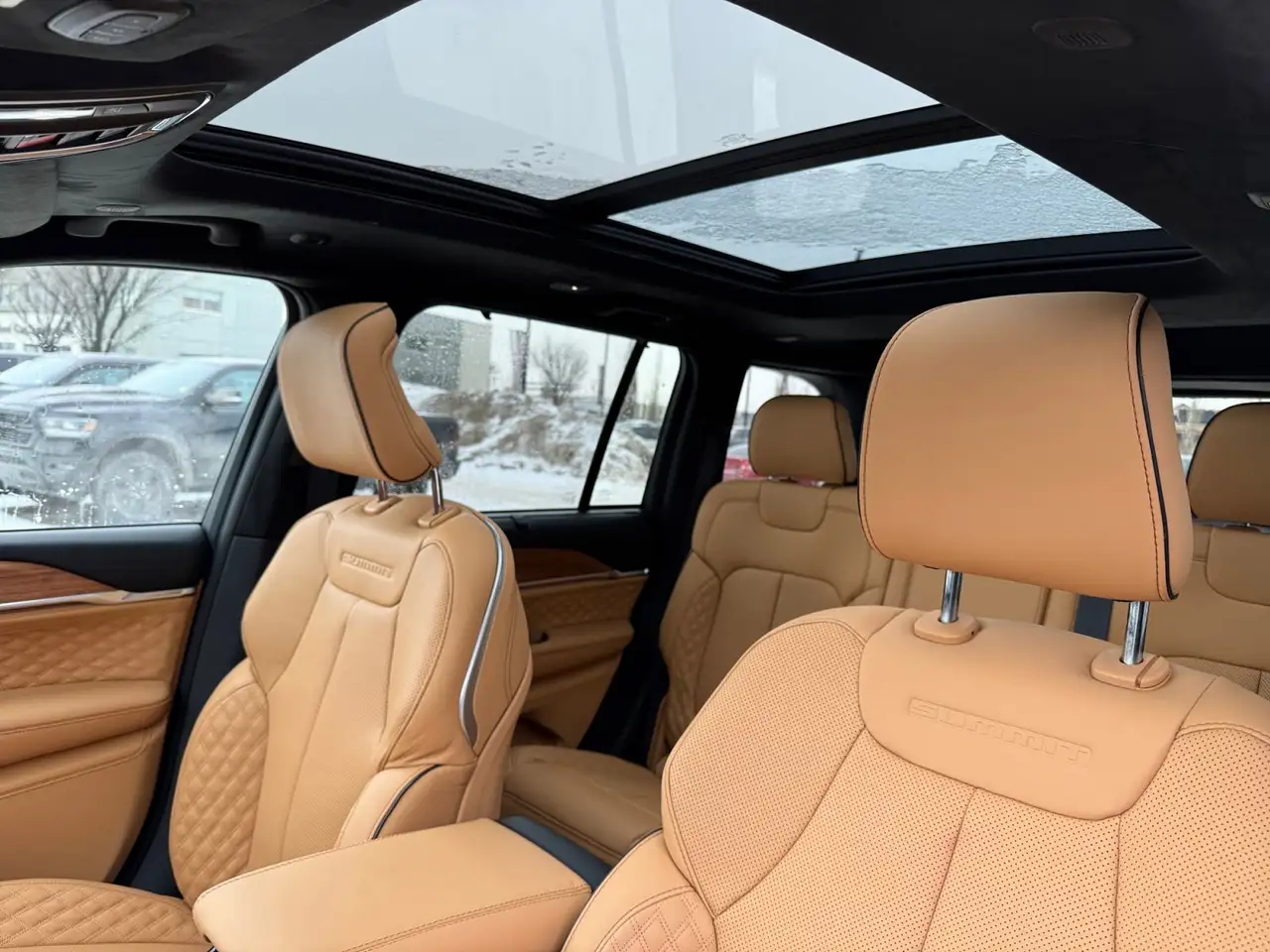 Jeep Grand Cherokee снимка Jeep Grand Cherokee