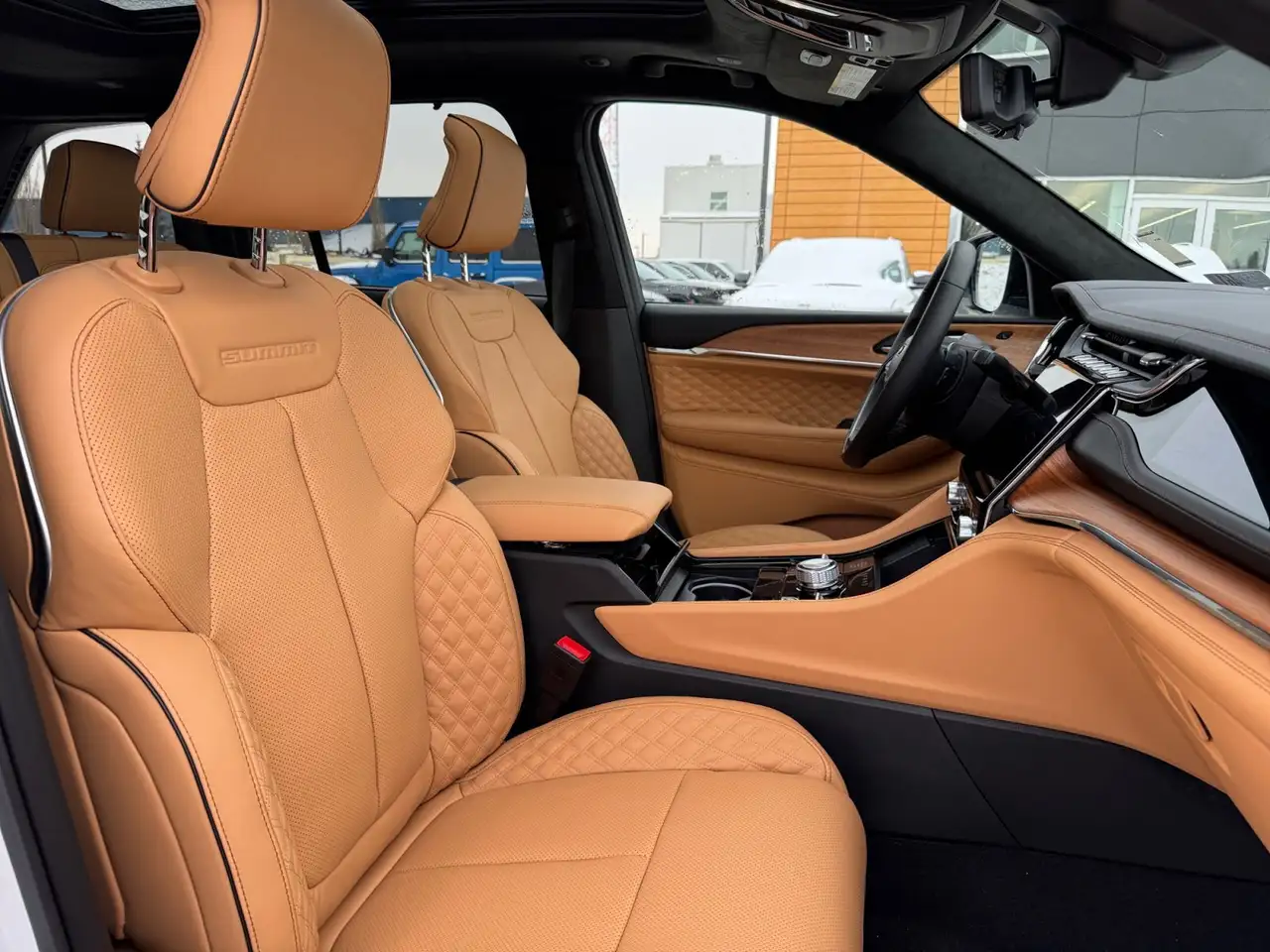 Jeep Grand Cherokee снимка Jeep Grand Cherokee