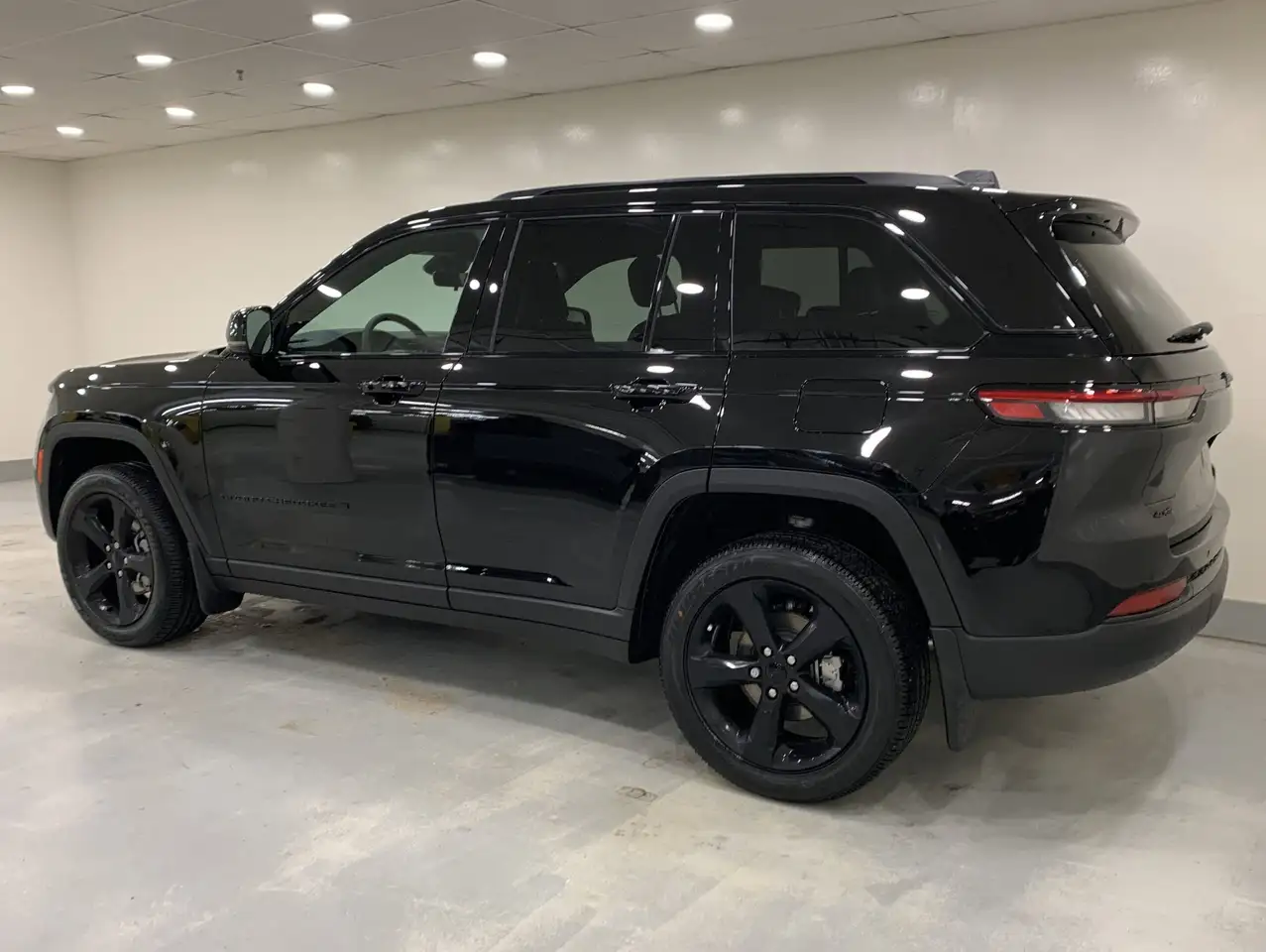 Jeep Grand Cherokee снимка Jeep Grand Cherokee
