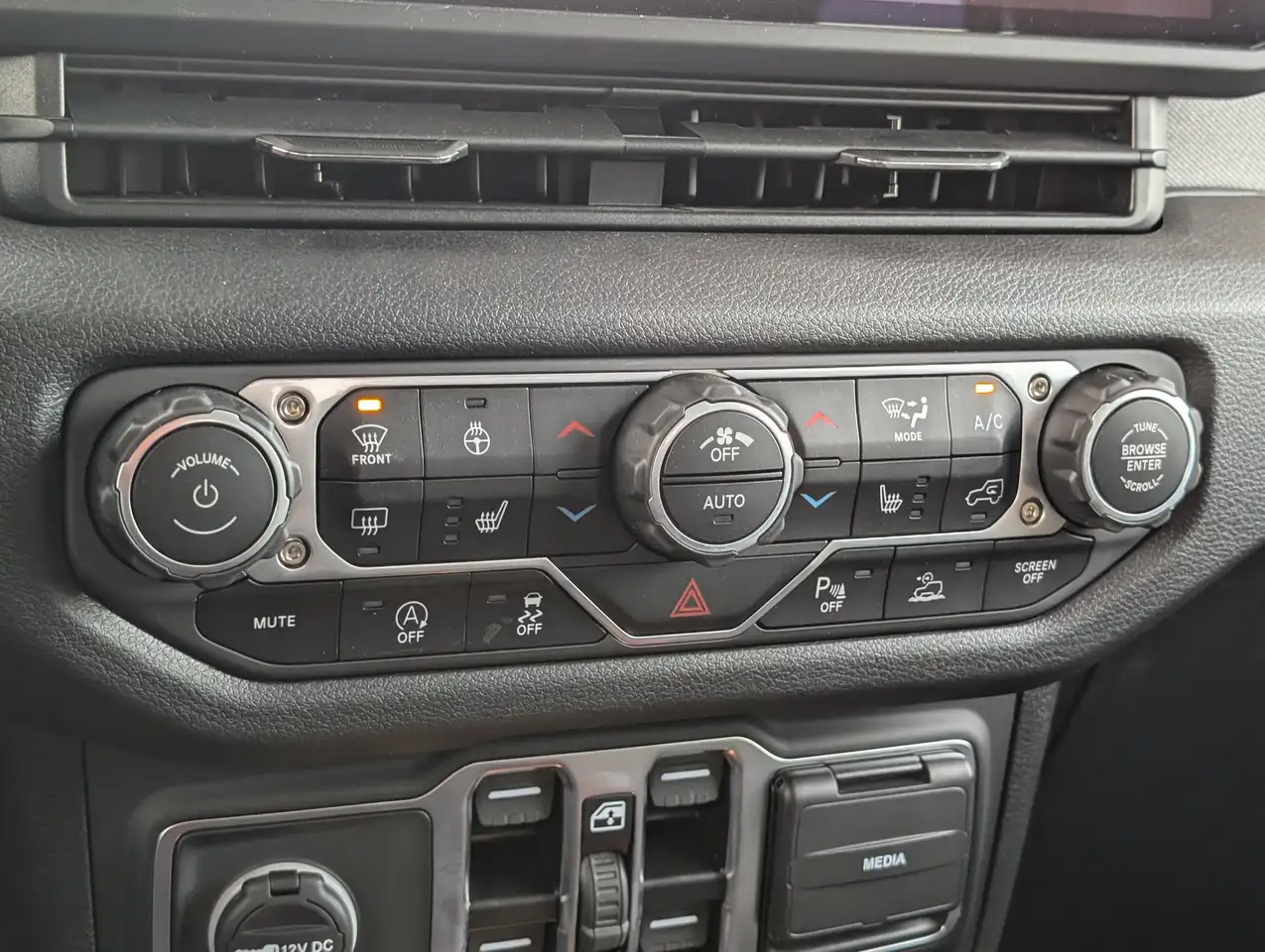 Jeep Gladiator снимка Jeep Gladiator