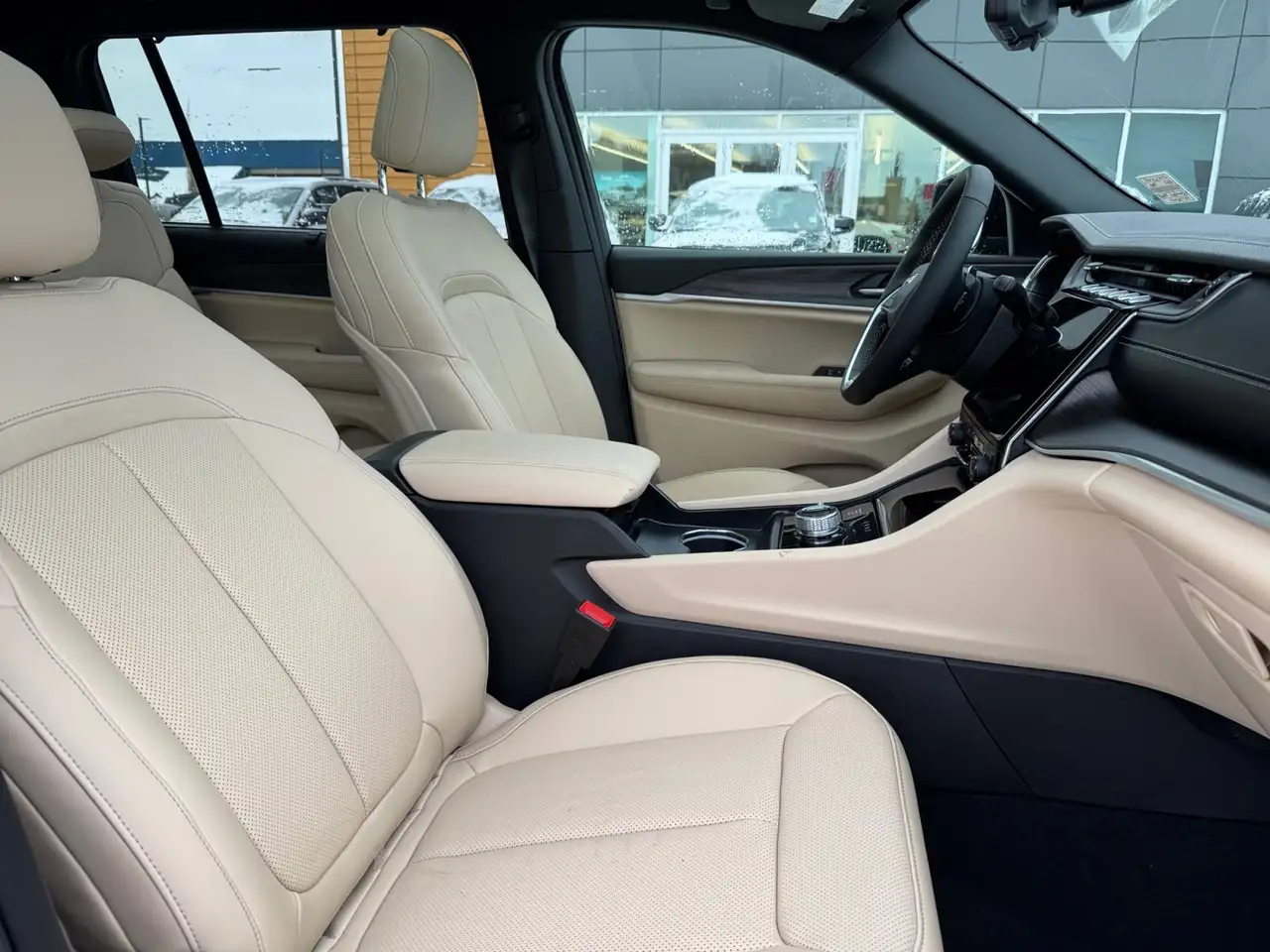 Jeep Grand Cherokee снимка Jeep Grand Cherokee