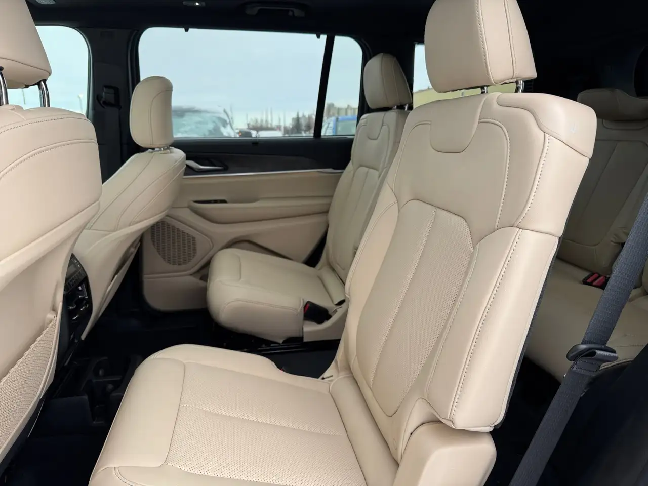 Jeep Grand Cherokee снимка Jeep Grand Cherokee