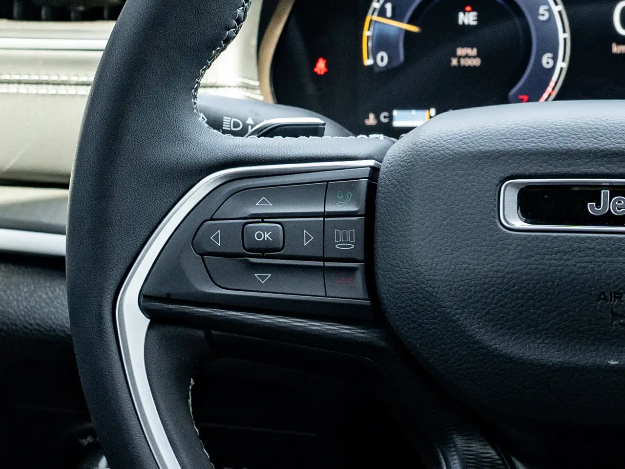 Jeep Grand Cherokee снимка Jeep Grand Cherokee