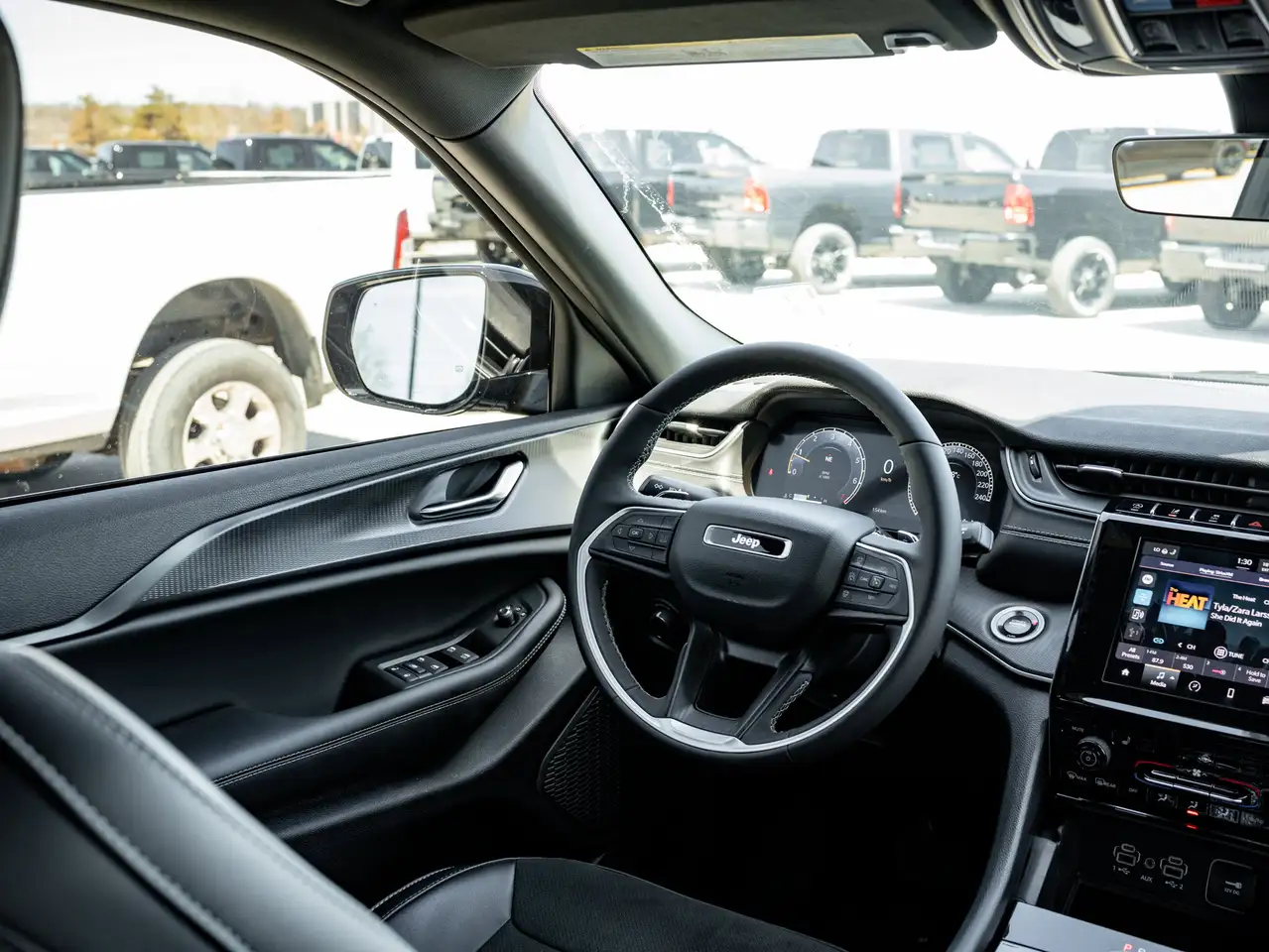 Jeep Grand Cherokee снимка Jeep Grand Cherokee