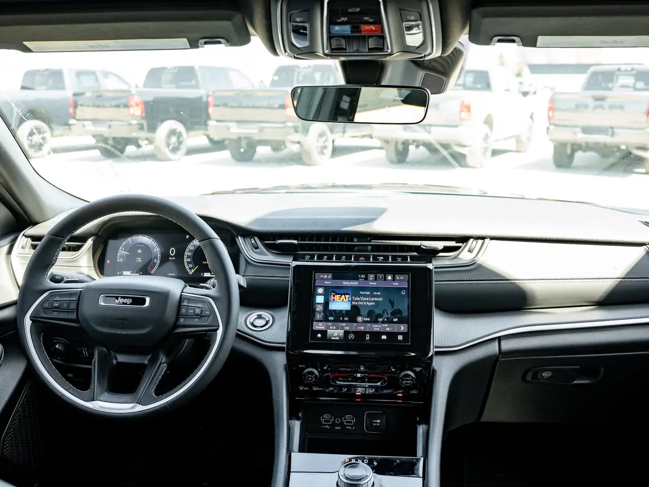 Jeep Grand Cherokee снимка Jeep Grand Cherokee