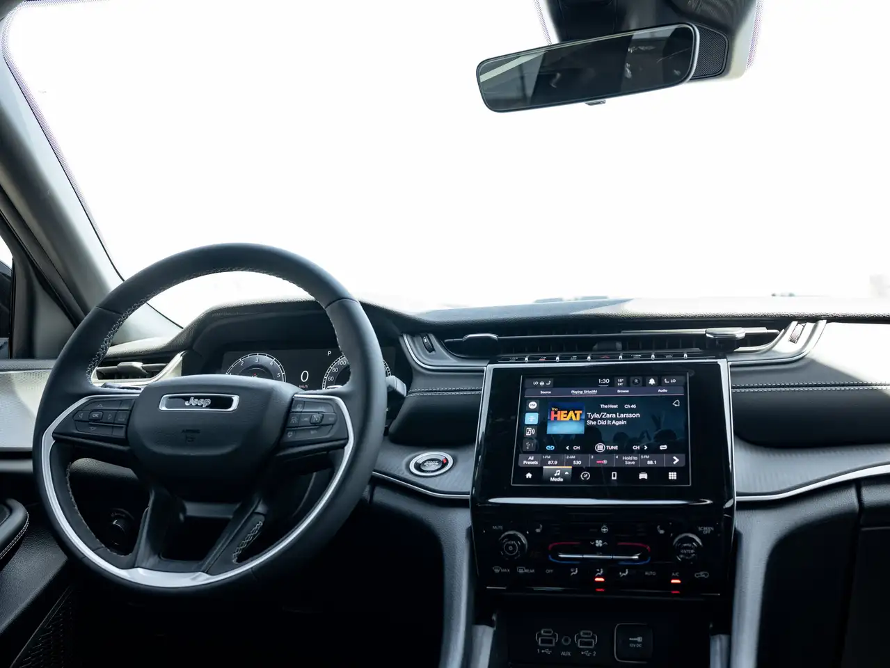 Jeep Grand Cherokee снимка Jeep Grand Cherokee