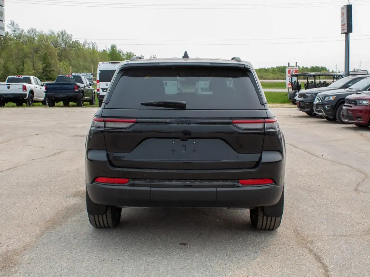 Jeep Grand Cherokee снимка Jeep Grand Cherokee
