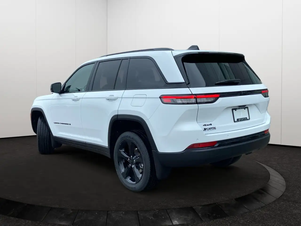 Jeep Grand Cherokee снимка Jeep Grand Cherokee